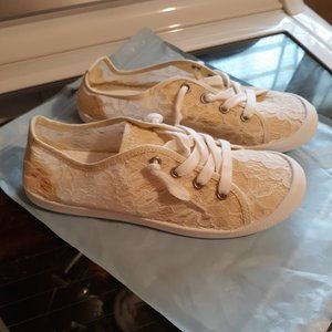 Shein Floral Lace Canvas Shoes